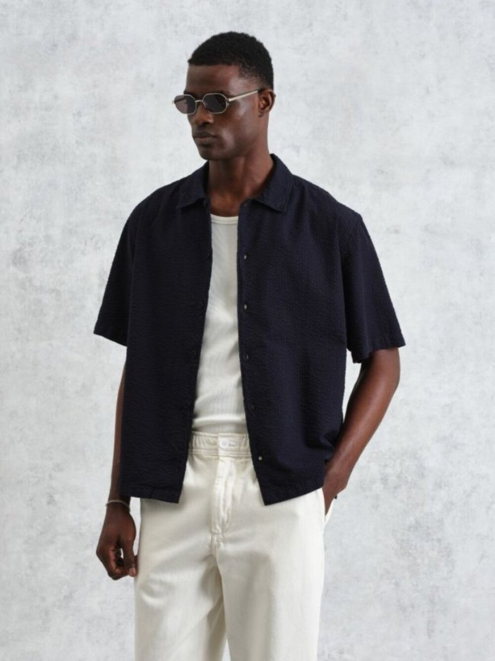 Wax London Keats Cotton Seersucker Short Sleeve Shirt in Navy Size Large